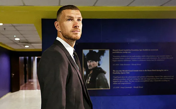 Fenerbahçe Edin Dzeko'yu resmen renklerine bağladı - 6