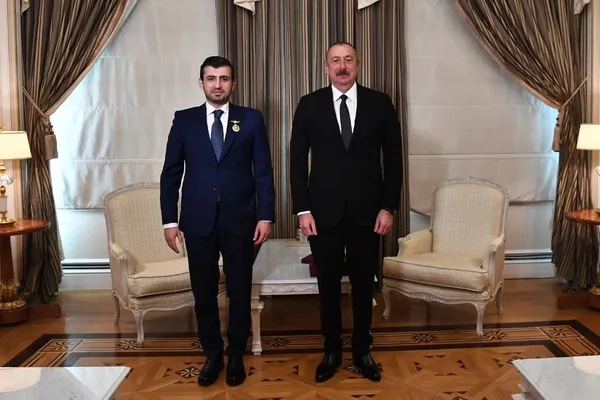 SİHA’ların mucidi Selçuk Bayraktar’a büyük onur! Aliyev’den Bayraktar’a madalya