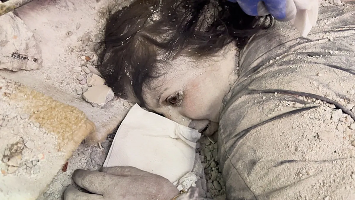 Enkaz altında söz vermişti: İtfayecilerle kahve içti!