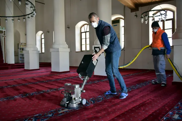 Ramazan ayı heyecanı! Camilerde temizlik çalışmaları sürüyor - 1
