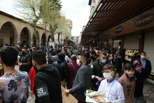 1618118972860.jpg Ramazan'da tam kapanma gündemde mi? Gözler kabineye çevrildi - 5