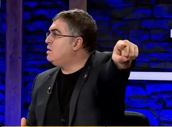 CHP fondaşı Sözcü TV’de Ersan Şen’den Özgür Özel’e hodri meydan: Bu bayrağa bu millete savaş açıyorsun! Bunun ortası yok