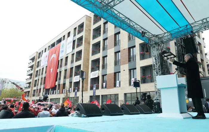 Son dakika: Devlet sözünü tuttu: İzmir’de evler bir yılda teslim! Başkan Erdoğan’dan Deprem Konutları Teslim Töreninde önemli açıklamalar