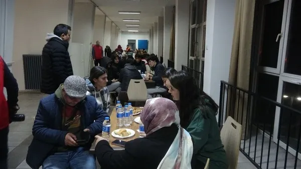 1676109828908.jpg Adıyaman’da asrın felaketini yaşadı! "Deprem bizi duvardan duvara fırlattı" - 3