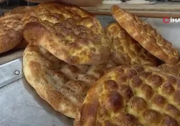 Bursa'da 7 metrelik pide görenleri hayrete düşürdü