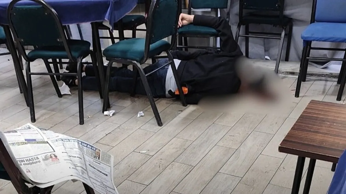 İzmir'de kıraathanede kan donduran vahşet! Herkesin gözü önünde kafasına sıktı