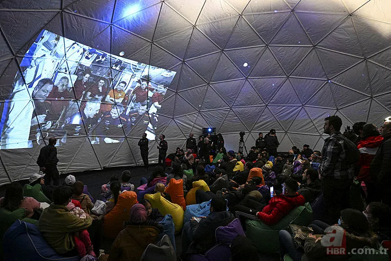 Türkiye o anlara kenetlendi! Alper Gezeravcı'yı taşıyan uzay aracının "kenetlenmesi" ilgiyle takip edildi 8