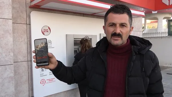hesabina-yanlislikla-600-bin-lira-gelen-adamdan-alkislanacak-hareket-1636359262143.jpg Hesabına yanlışlıkla 600 bin lira gelen adamdan alkışlanacak hareket - 4
