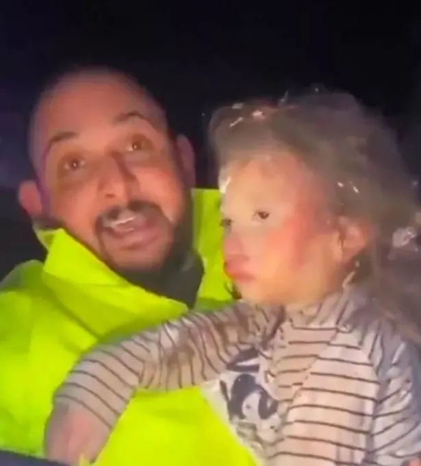 Enkazdan çıkan Azra bebek öldü mü? Son dakika haber geldi! Azra bebeğin sağlık durumu... - 1