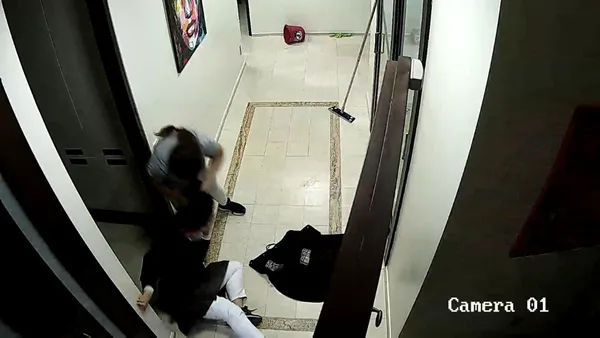 1608699372311.jpg Kadından kadına meydan dayağı! İş arkadaşını öldüresiye dövdü - 2