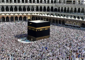 Mescid-i Haram'ın 74 kapısı daha açıldı