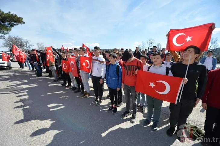 Türkiye Mehmetçik için tek yürek oldu! Her yer Türk bayrağıyla donatıldı