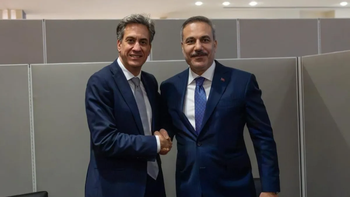 Bakan Fidan'dan New York'ta diplomasi trafiği! İngiliz mevkidaşı Ed Miliband ile görüştü