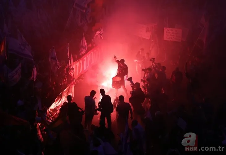 İsrail’de yargı reformu protestoları | Netanyahu’nun evinin önündeki barikat yıkıldı! İç savaş tehlikesi: Yüz binler sokağa döküldü! İşte İsrail’deki son durum
