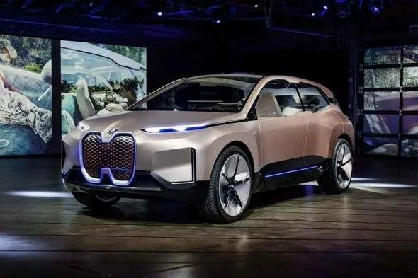 BMW’nin esrarengiz otomobili iNext görüntülendi