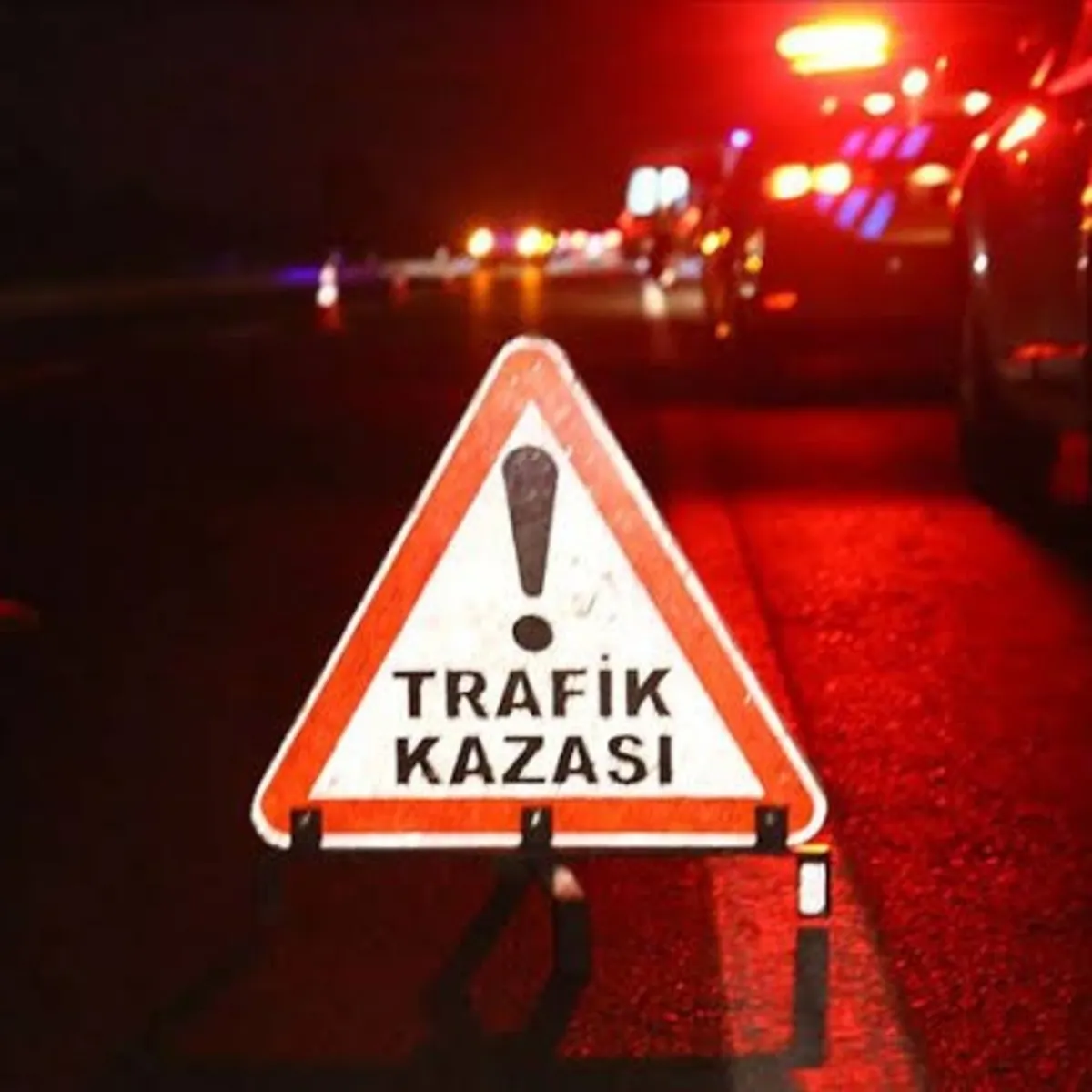 Ankara'da kontrolden çıkan otomobil 3 araca çarptı: 4 yaralı