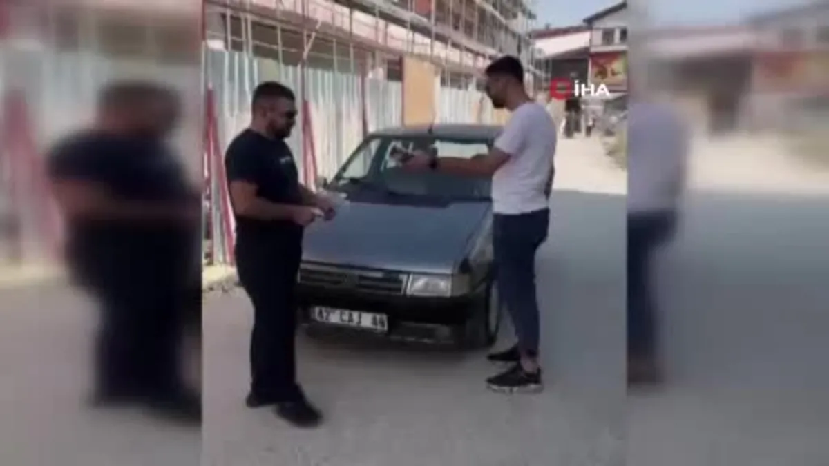 Gülümseten takas kamerada