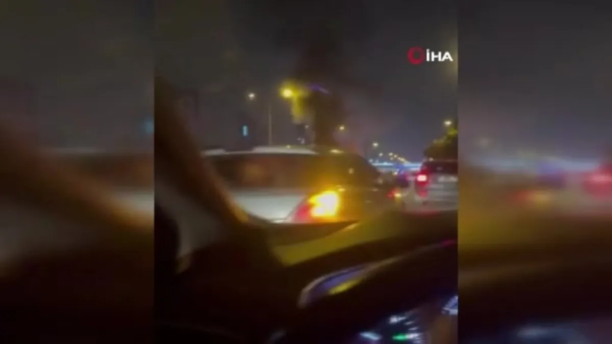 Pendik'te otomobil yangını