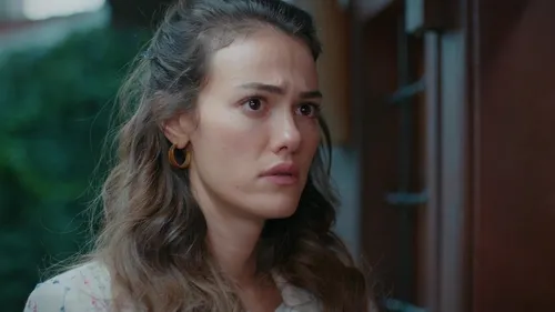 Gül Masalı 16. yeni bölüm fragmanı! "Ne feryat edersin divane bülbül, Derdimin dermanı anam, lokmana kalsın..."