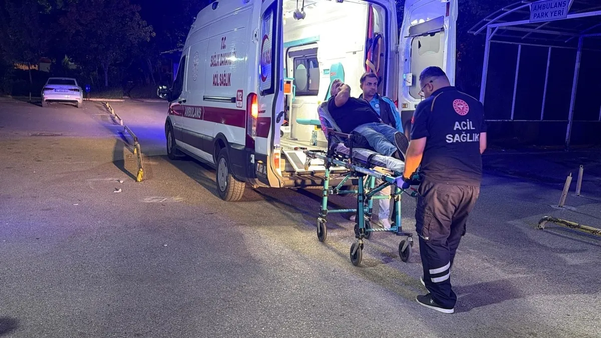 Adıyaman Kahta'da feci kaza! İki otomobil kavşakta çarpıştı: 8 yaralı