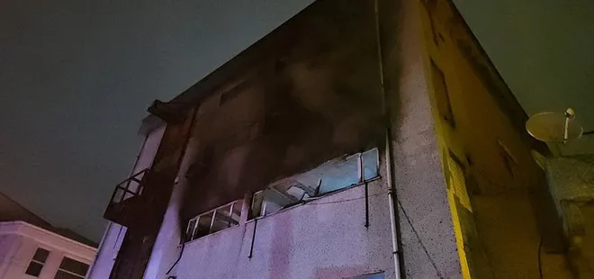 Bağcılar'da tekstil atölyesi alevlere teslim oldu