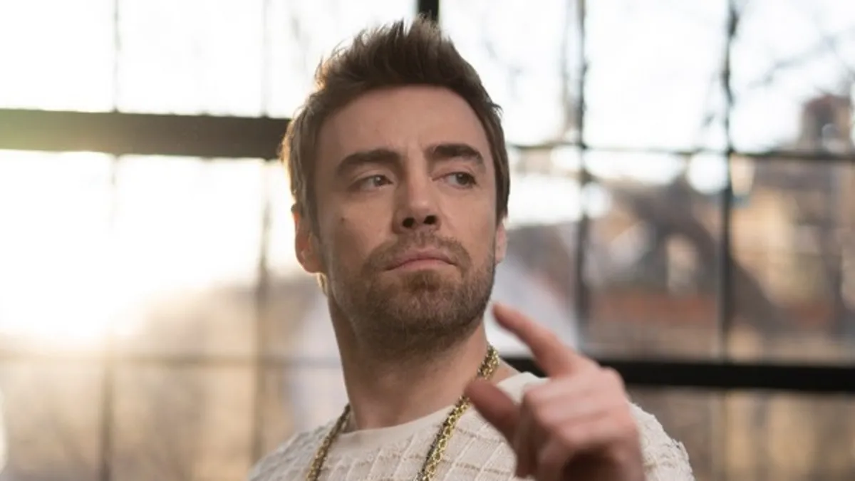 12. kez burun ameliyatı oldu! Murat Dalkılıç'ı oyuncu sevgilisi yalnız bırakmadı