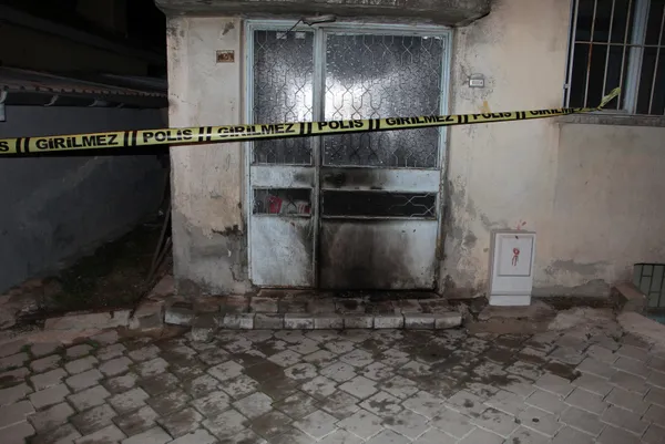 1612245688477.jpg Eski sevgilisinin evini kudaklamaya çalıştı! - 2