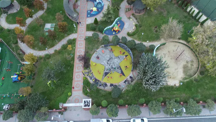 İstanbul Küçükçekmece’deki çocuk parkında PKK sembolleri! Başsavcılık soruşturma başlattı