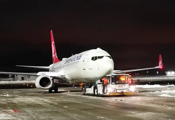 1643191420917.jpg İstanbul Havalimanı'nda seferler normale döndü: 681 uçak havalanacak - 1