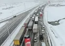 Kar esareti! Kuyruğun ucu gözükmüyor