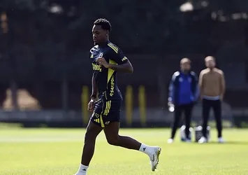 Fenerbahçe'de sevindiren haber: Jhon Duran takımla antrenmanlara katıldı