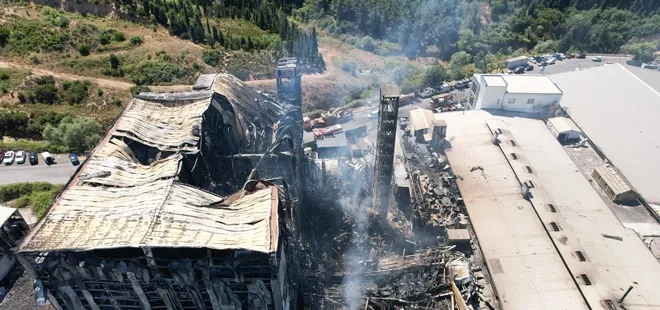 Tuzla'da yanan fabrika havadan görüntülendi