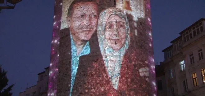 Galata Kulesi’nde ’’Anneler Günü’’ne özel kareler! Mustafa Kemal Atatürk ve Başkan Erdoğan detayı