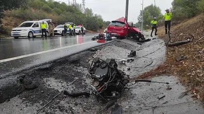 İstanbul Eyüpsultan’da korkunç kaza! Otomobil hurdaya döndü sürücü hayatını kaybetti