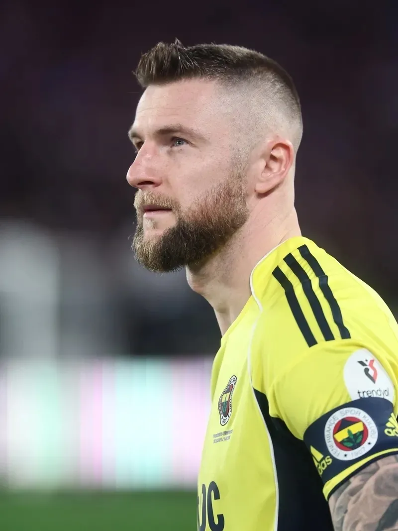 fenerbahcenin-kaptanina-hirsizlik-soku-1775894597126.jpeg Fenerbahçe'nin kaptanına hırsızlık şoku! İfadesi ortaya çıktı - 1