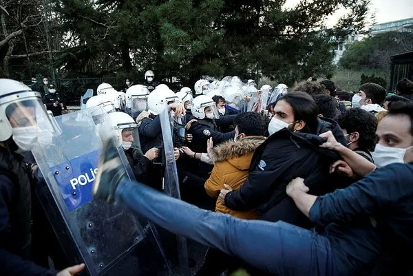 Cumhuriyet Gazetesi BBC muhabiri Mark Lowen’ın Boğaziçi provokasyonuna çanak tuttu! Böyle ifşa oldular