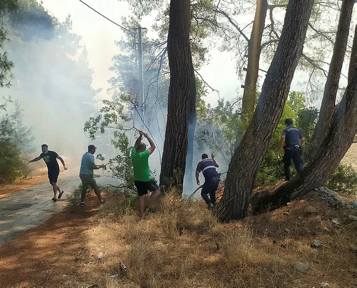 Son dakika: Sağlık Bakanı Fahrettin Koca Muğla ve Antalya'da yangından etkilenen vatandaşların son durumunu açıkladı - 4