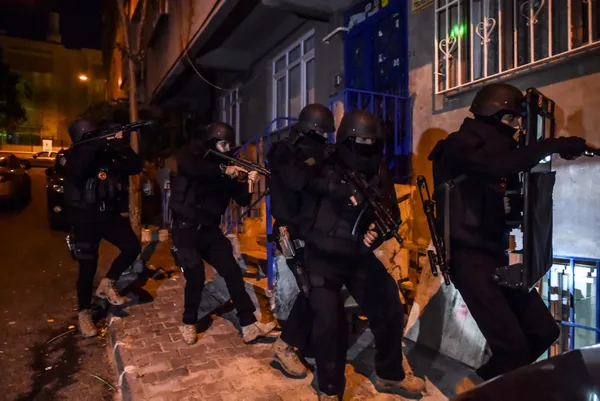 İstanbul’da flaş DEAŞ operasyonu! Çok sayıda gözaltı var