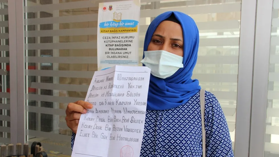 Boğazını kestiği eşine cezaevinden aşk mektupları gönderdi