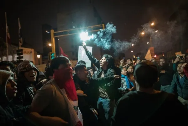 Peru karıştı! Sokaklar savaş alanına döndü - 1
