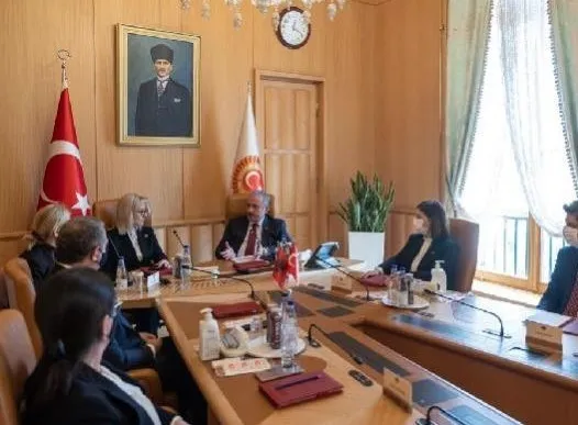tbmm-baskani-mustafa-sentop-turkovac-asisi-oldugunu-acikladi-1640695184630.jpg TBMM Başkanı Mustafa Şentop Turkovac aşısı olduğunu açıkladı - 1