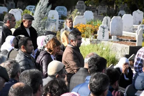 Yine HDP yine terörist cenazesi - 1