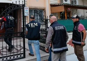 İzmir'de 25 adreste yapılan aramada 11 avukat gözaltına alındı