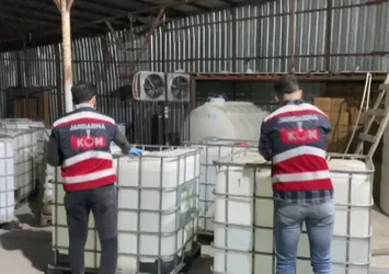 Küçükçekmece'de sahte içki operasyonu