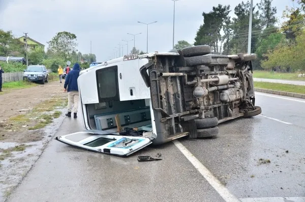 Samsun'da özel harekat polislerini taşıyan araç kaza yaptı! Yaralılar var - 3