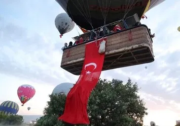 19 Mayıs’ta gökyüzünde Türk bayraklı görsel şölen