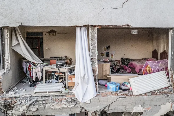 1676884026842.jpg CHP'li Turgay Develi'den deprem bölgesi için anıt önerisi! Heykel aşkları depreşti - 1