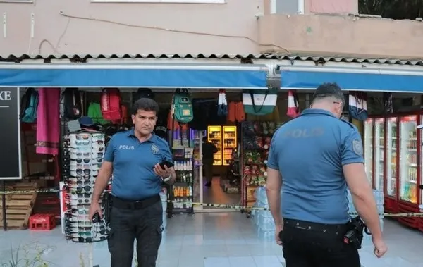 antalyada-eski-ortagindan-gelen-olum-dehsete-dusuren-cinayette-yeni-detaylar-ortaya-cikti-1657023329411.jpg Antalya’da eski ortağından gelen ölüm! Dehşete düşüren cinayette yeni detaylar ortaya çıktı - 5