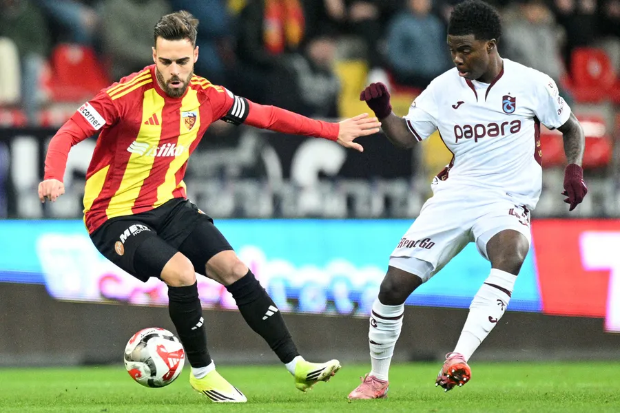 super-ligde-karadeniz-derbisi-heyecani-trabzonspor-evinde-rizesporu-agirlayacak-1773498767571.jpg Süper Lig’de Karadeniz derbisi heyecanı! Trabzonspor evinde Rizespor’u ağırlayacak - 3