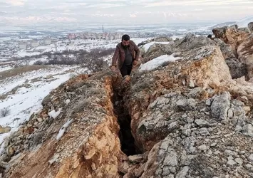 Asrın felaketi 'Geyik Kayası'nı ikiye böldü